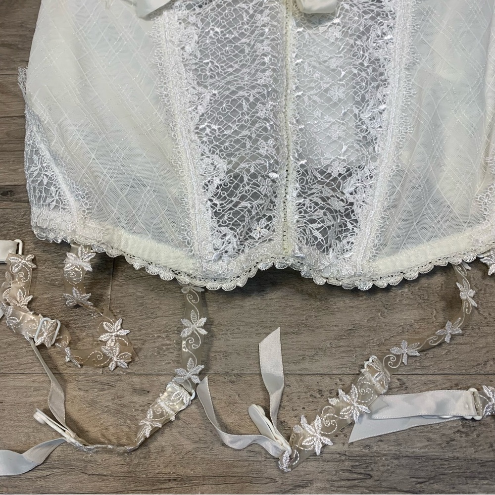 Cacique Sensual Underwired Lace Bow Basque Corset - Picture 2 of 13